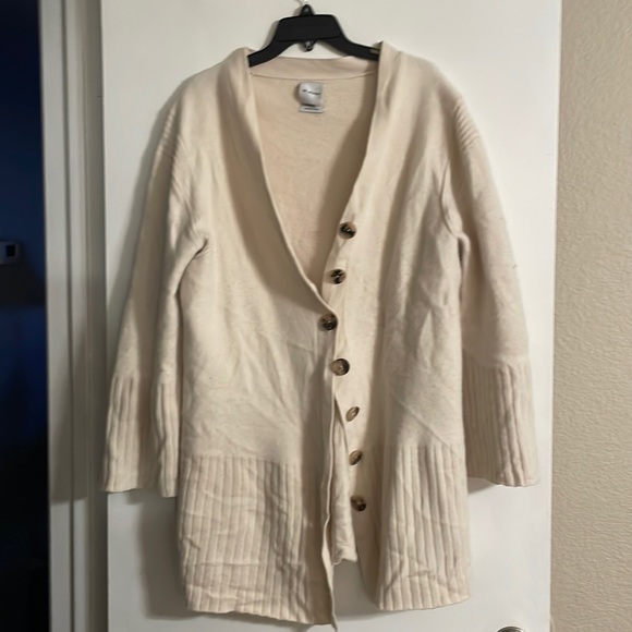 St. John Sweater - Picture 1 of 6